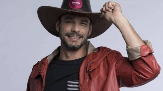 “A que se finge de trouxa”, dispara Diego sobre peoa