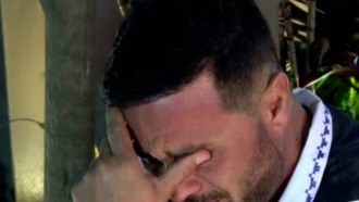 Rodrigo Phavanello chora durante Festa Portuguesa