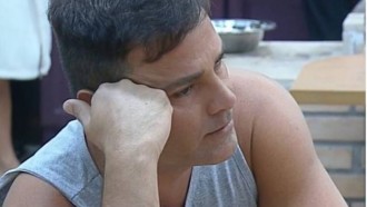 Rodrigo se emociona ao se despedir de cavalo