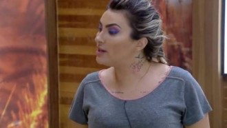 Thayse Teixeira se compara a Jesus Cristo e detona peões