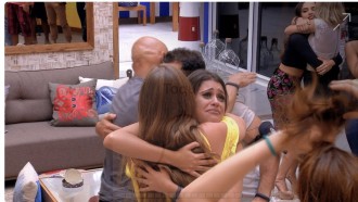 Ana Paula chora muito ao se despedir de Patrícia: 'Me perdoa'