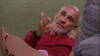 Ayrton sobre Viegas ter votado em pessoas diferentes: 'Deu um tiro no pé'