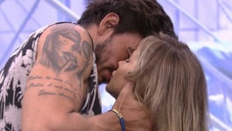 BBB 20: Gabi entrega o que sente para Guilherme e os dois se beijam; assista