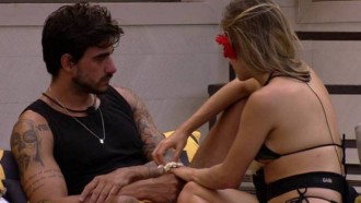 BBB20 - Gabi e Guilherme choram durante papo sobre relacionamento