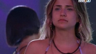 BBB20 - Gabi Martins se desespera e cai no choro ao relembrar namoro com Guilherme