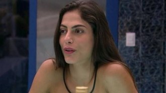 BBB20 - Mari Gonzales passa da conta na bebedeira e vomita no banheiro