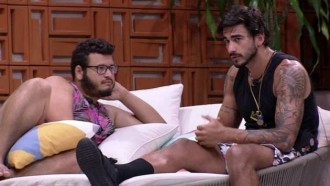 BBB20 - Victor Hugo se declara para Guilherme