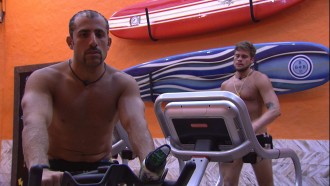 Breno conta que se desentendeu com Paula e Kaysar aconselha: 'Tem que dar carinho'