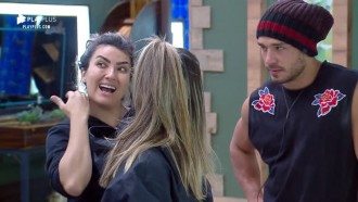 Cabelo na pia: peões conversam sobre falta de higiene na cozinha