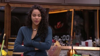 Elana fala sobre Hana para Rodrigo: 'Vai fazer falta'