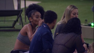 Em brincadeira, Gabriela provoca Danrley: 'Ué, mas você não é virgem?'