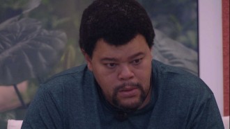 Sozinho, Babu se emociona: 'Tão, tão perto e tão distante'