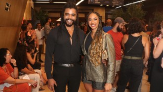 Aline e Diogo, do BBB 25, vão juntos à peça de teatro no Rio de Janeiro