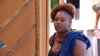 Após Aline dormir com brother no BBB 25, Camilla comenta: 'Sonsa'