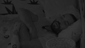 Após madrugada de DRs, brothers dormem no BBB21
