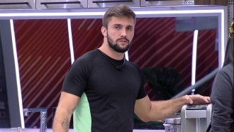 Arthur fala sobre votos e afirma: 'Vai ficar entre eu e o Gil'