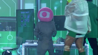 Brothers dançam e tentam desvendar identidade do 'Globolinha'