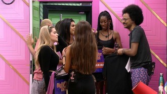 Brothers recebem os looks da C&A para a festa no BBB21