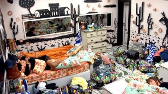Brothers do BBB21 voltam a dormir após o Raio-X