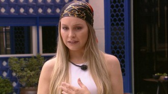 Carla Diaz alerta brothers: 'Abram os olhos de vocês'