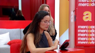 Carla Diaz e Juliette fazem compras para a Xepa no BBB21