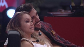 Carla Diaz responde Arthur no BBB21: 'Eu sou difícil'