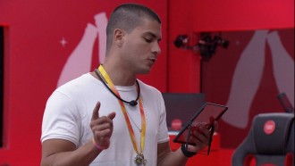 Começa o Cinema do Líder Arthur Aguiar no BBB 22