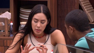 Davi e Isabelle têm DR após treta generalizada