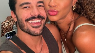 De novo visual, Aline reencontra Mateus fora do BBB 25