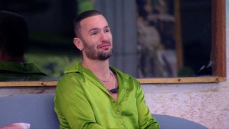 Diego Hypolito chora sozinho no BBB 25 e reflete: 'Dez dias'