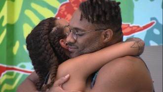 Domitila Barros cai no choro em conversa com Fred Nicácio no BBB 23