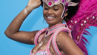 Fora do BBB 22, Natália desfila pela Beija-Flor; veja fotos!