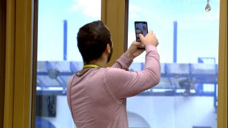 Gilberto faz selfie no Quarto do Líder do BBB21