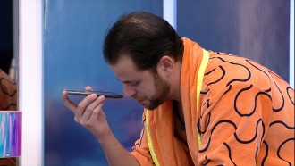 Gustavo grava o Podcast do Líder no BBB 22