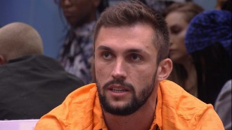 Líder Arthur indica Gilberto ao segundo Paredão do BBB21
