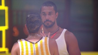 Maike diz que Vinícius é 'incoerente' e dispara: 'Ele é hipócrita'