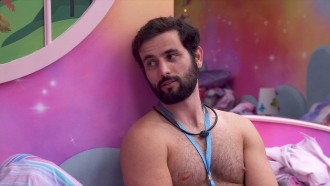 Matteus declara para Isabelle no BBB 24: 'Só embaixo do edredom'