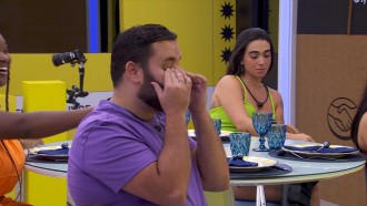 Michel chora com o Presente do Anjo do BBB 24