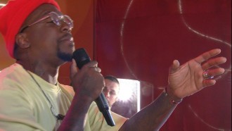 Mumuzinho faz imitações durante show no BBB 22