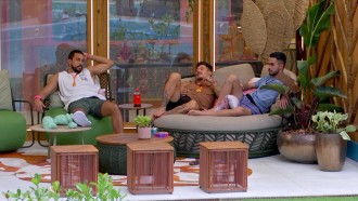 No BBB 25, João Pedro questiona Maike sobre Giovanna: ''Só beijou?'