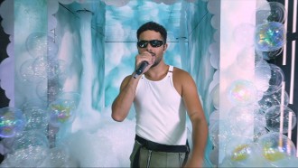 Pedro Sampaio faz coreografia do hit ‘JETSKI’ ao abrir Festa no BBB 26