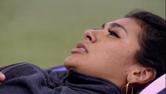 Pocah chora no BBB21 e afirma: 'Não tenho ninguém aqui por mim'