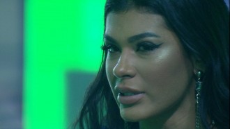 Pocah desabafa com Caio: 'Não me sinto bem-vinda'