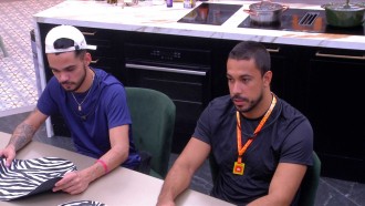 Renata aconselha Maike sobre indicação ao Paredão: 'Pense bem'