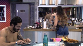 Rodolffo brinca com Juliette no BBB21: 'Vai me flechar de novo?'