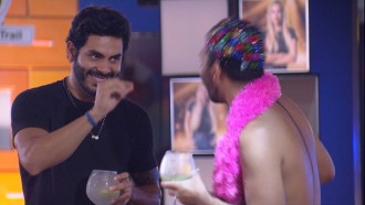 Rodolffo responde pergunta de Gilberto: 'Prefiro que você saia'