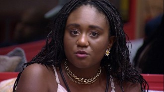 Sarah Aline tenta se explicar para Ricardo