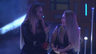 Sarah diz para Carla Diaz: 'Ele está total na sua'