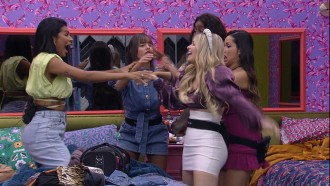 Sisters comemoram permanência no 'top 10' do BBB21