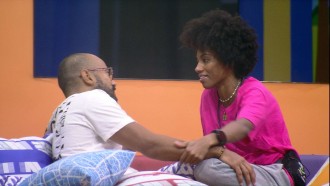 Tina, do BBB 23, aconselha Ricardo e diz que o ama muito